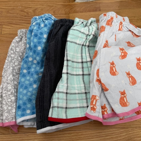 Girl’s sleep shorts - Picture 2 of 2